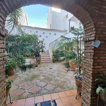 En Patio Cordobes San Basilio Apartment